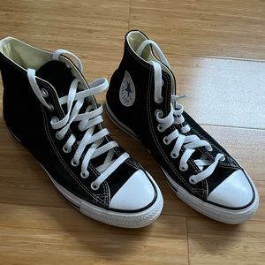 Converse Chuck Taylor black high tops womens 8.5/mens 6.5